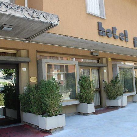 Hotel Pinolo Gubbio Exterior photo