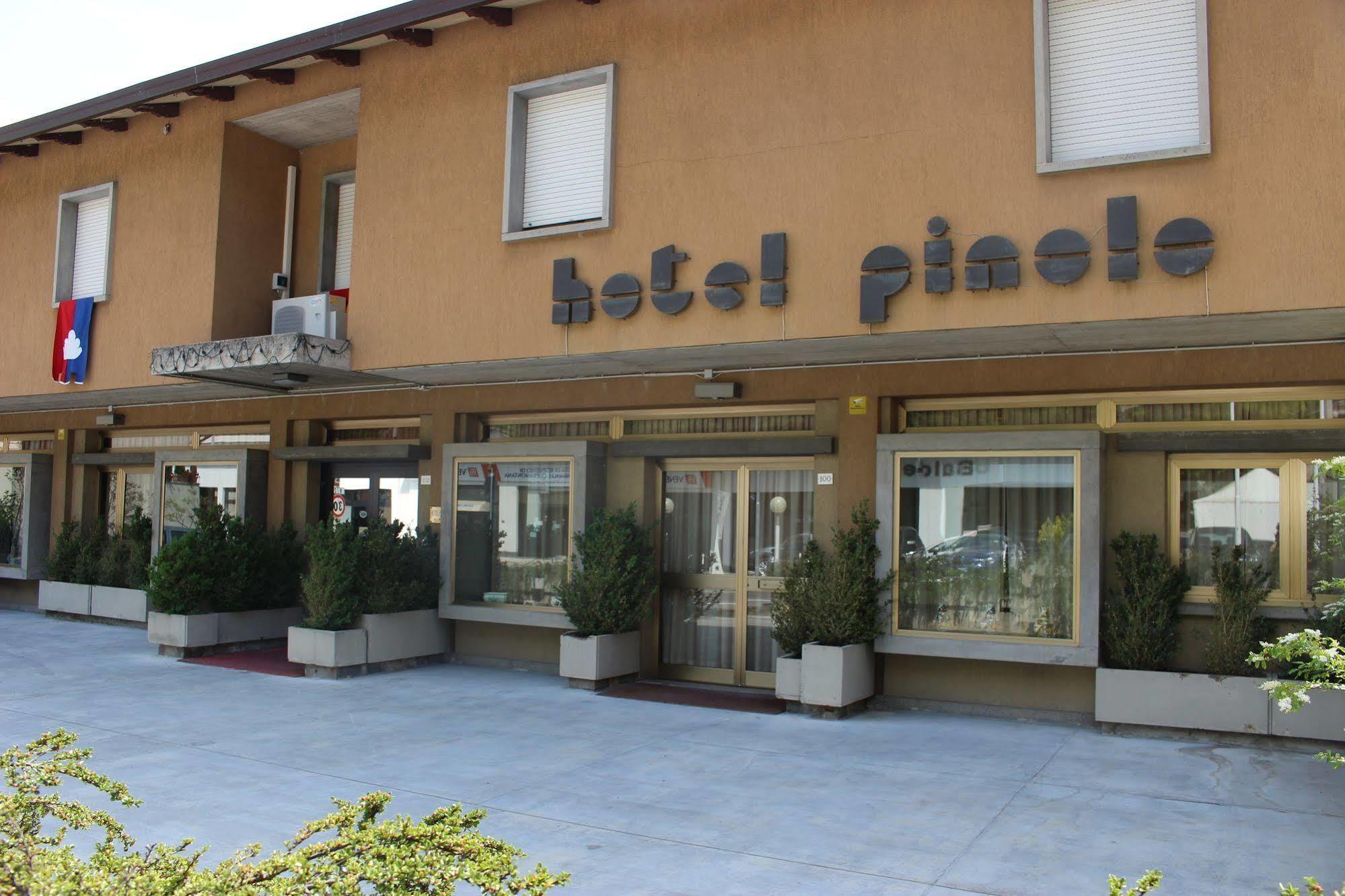 Hotel Pinolo Gubbio Exterior photo